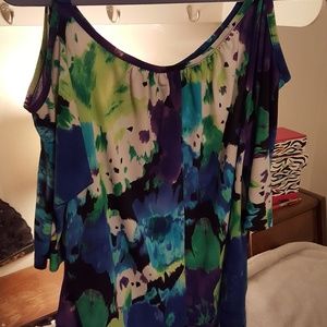 1 X Floral Peek A Boo Sleeve Blouse